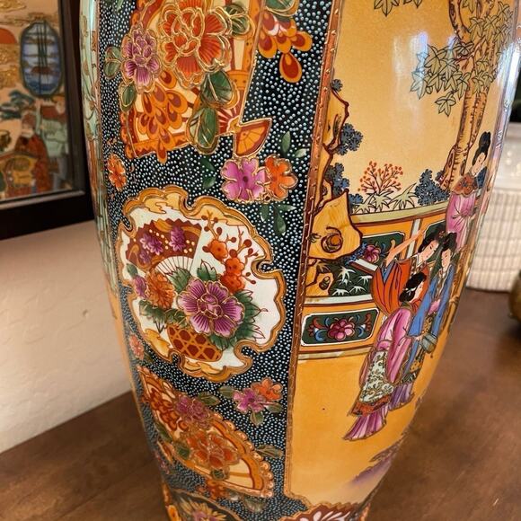 Magnificent Satsuma  Japanese ornate vase Geisha scenery 24” giant STUNNING - Picture 4 of 13